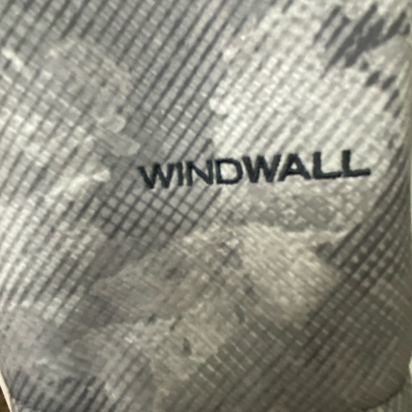 EEUC The North Face Grey Winter Camo print
jacket - Picture 3 of 6